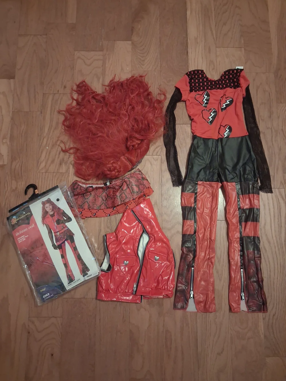 Disney Descendants Deluxe Red Mal Costume with Black Accents. Size Small